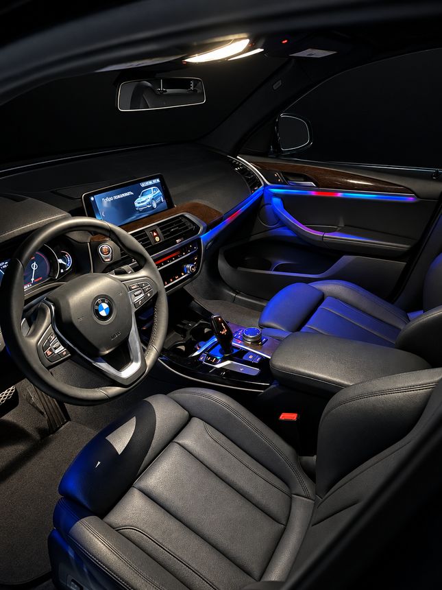 BMW X3 G01: місце водія і торпедо