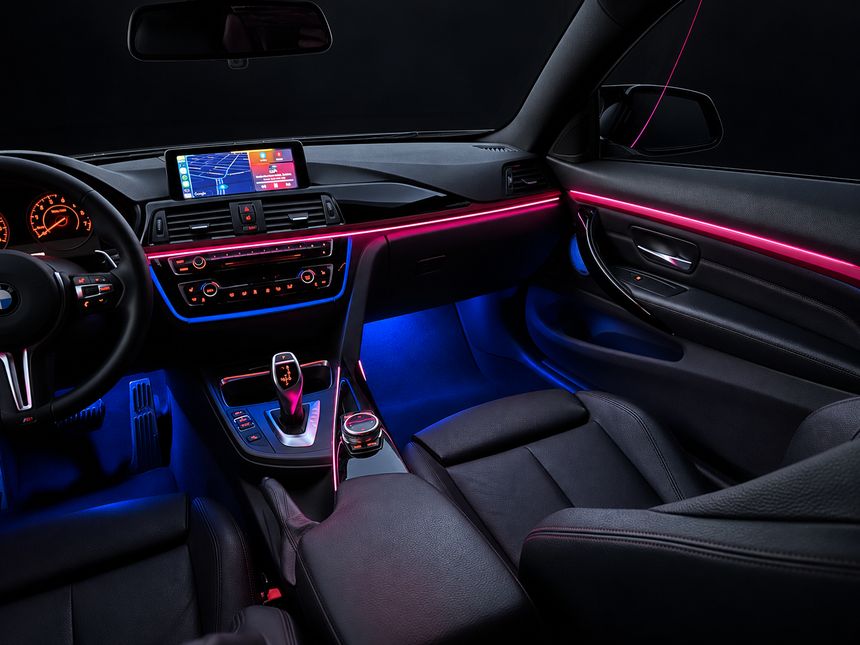 BMW 4 серія: торпедо і двері з боку пасажира