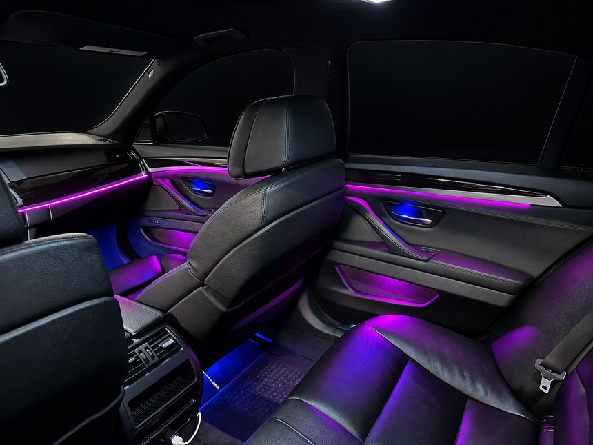 BMW 5 серія: задній ряд і двері