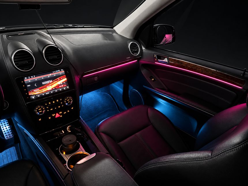Mercedes-Benz GL: торпедо и пассажирская дверь